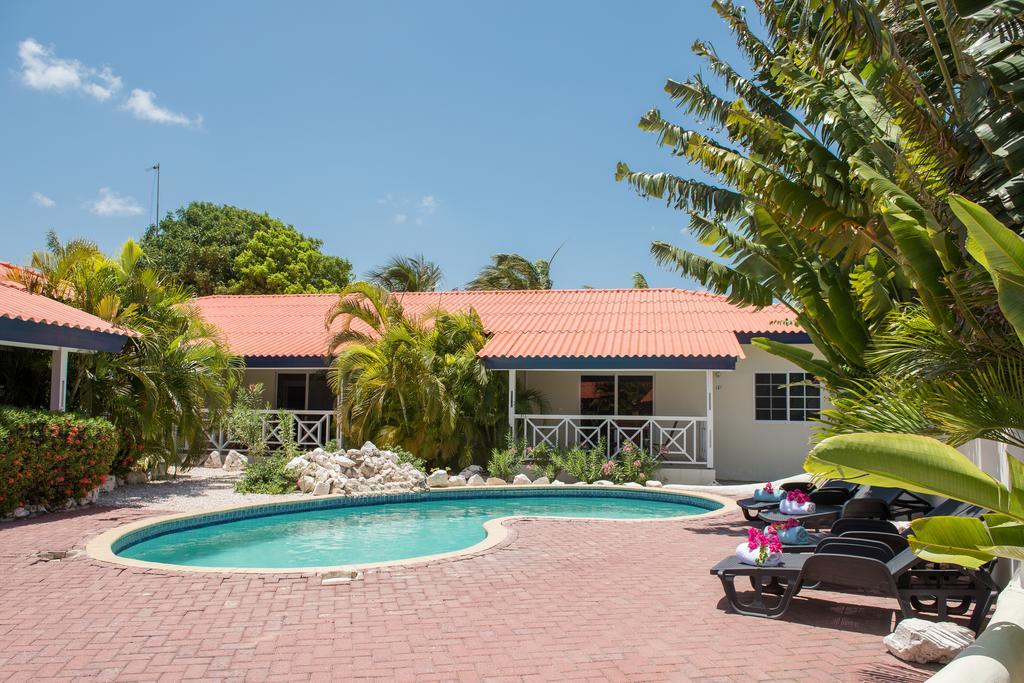 Blue Marlin Apartments Willemstad Exterior photo