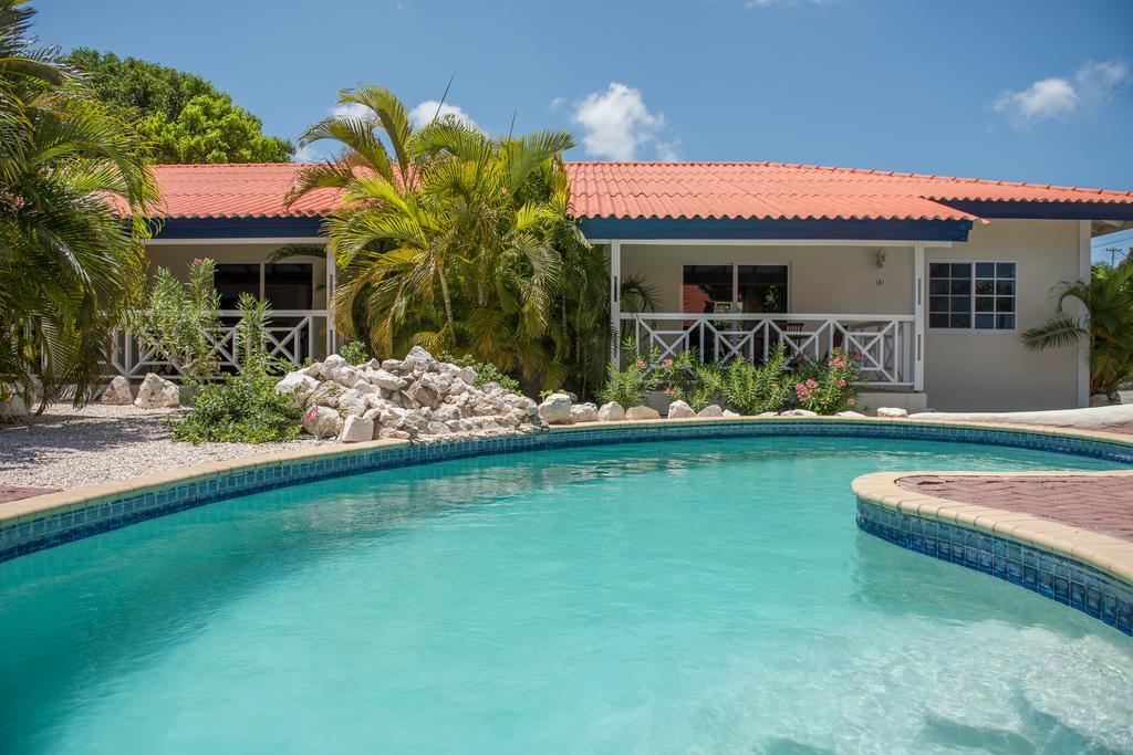 Blue Marlin Apartments Willemstad Exterior photo
