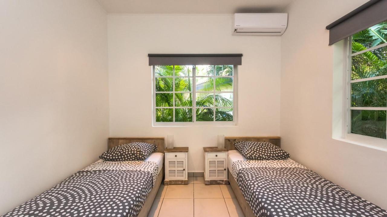 Blue Marlin Apartments Willemstad Exterior photo